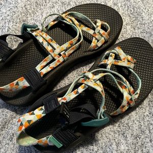 Women's chacos